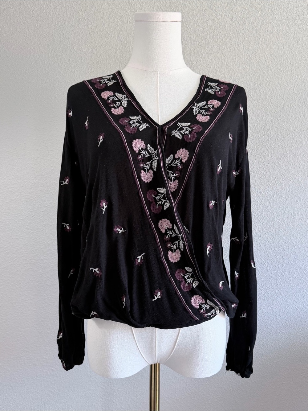 Blue Rain Floral Embroidered Wrap Black Blouse Boho Cottagecore Francesca's XS